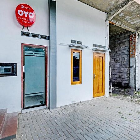 Oyo 90325 Pondok Dnayu Syariah Jarakan ภายนอก รูปภาพ