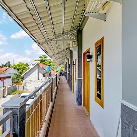 Oyo 90325 Pondok Dnayu Syariah Jarakan ภายนอก รูปภาพ