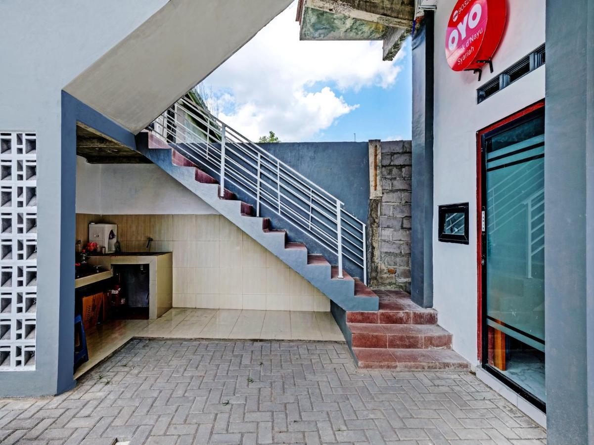 Oyo 90325 Pondok Dnayu Syariah Jarakan ภายนอก รูปภาพ